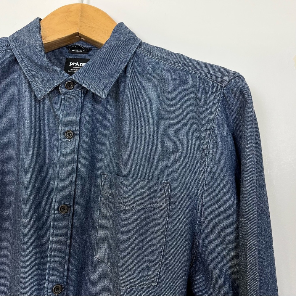 Prana Men’s Indigo Organic Cotton Button Down Shirt Size Medium Standard Fit - Picture 8 of 9